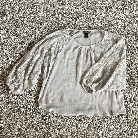 Top - Picture 1 of 2